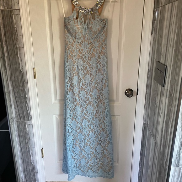 Blue lace formal dress - Picture 2 of 7